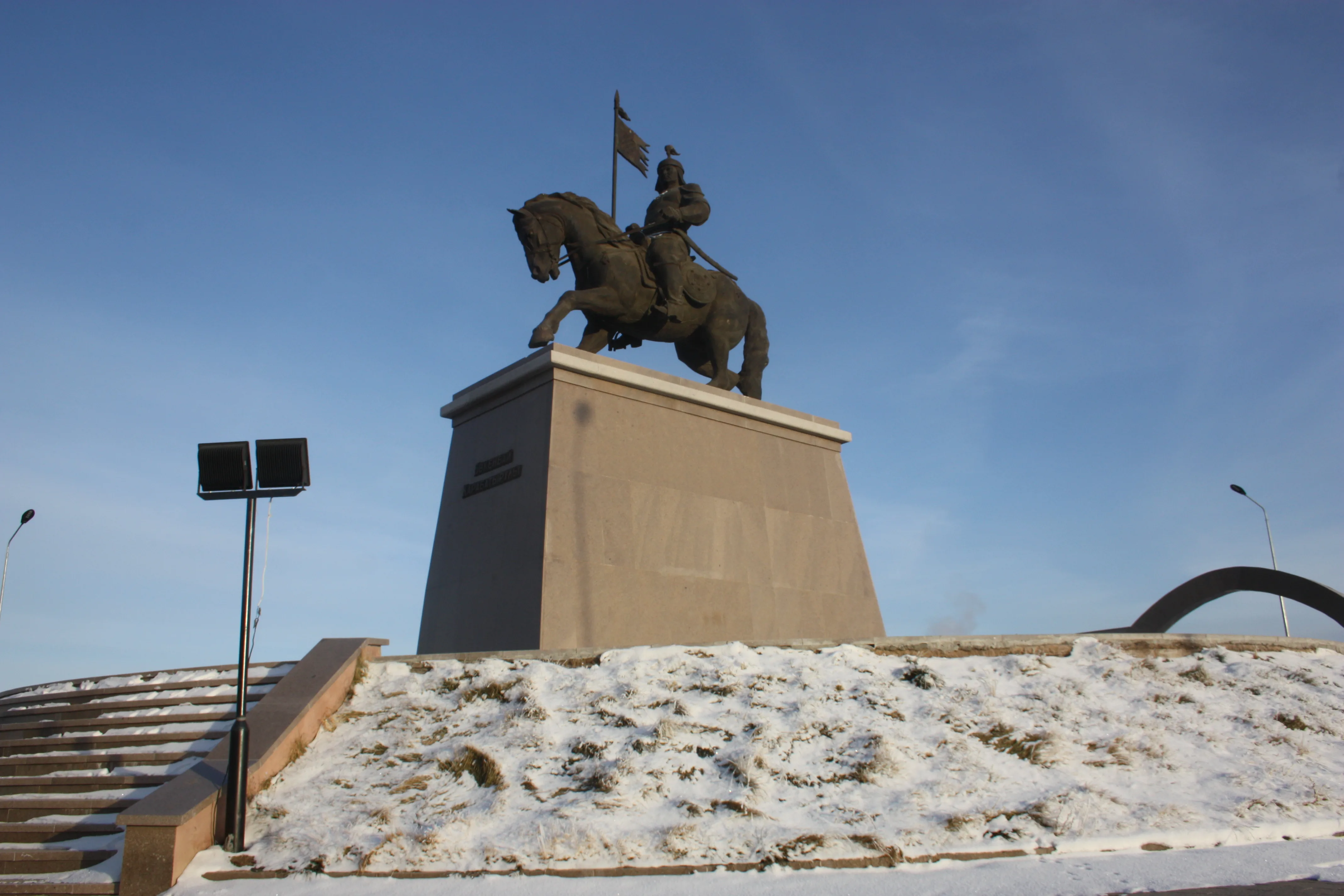 Бөкенбай батыр ескерткіші