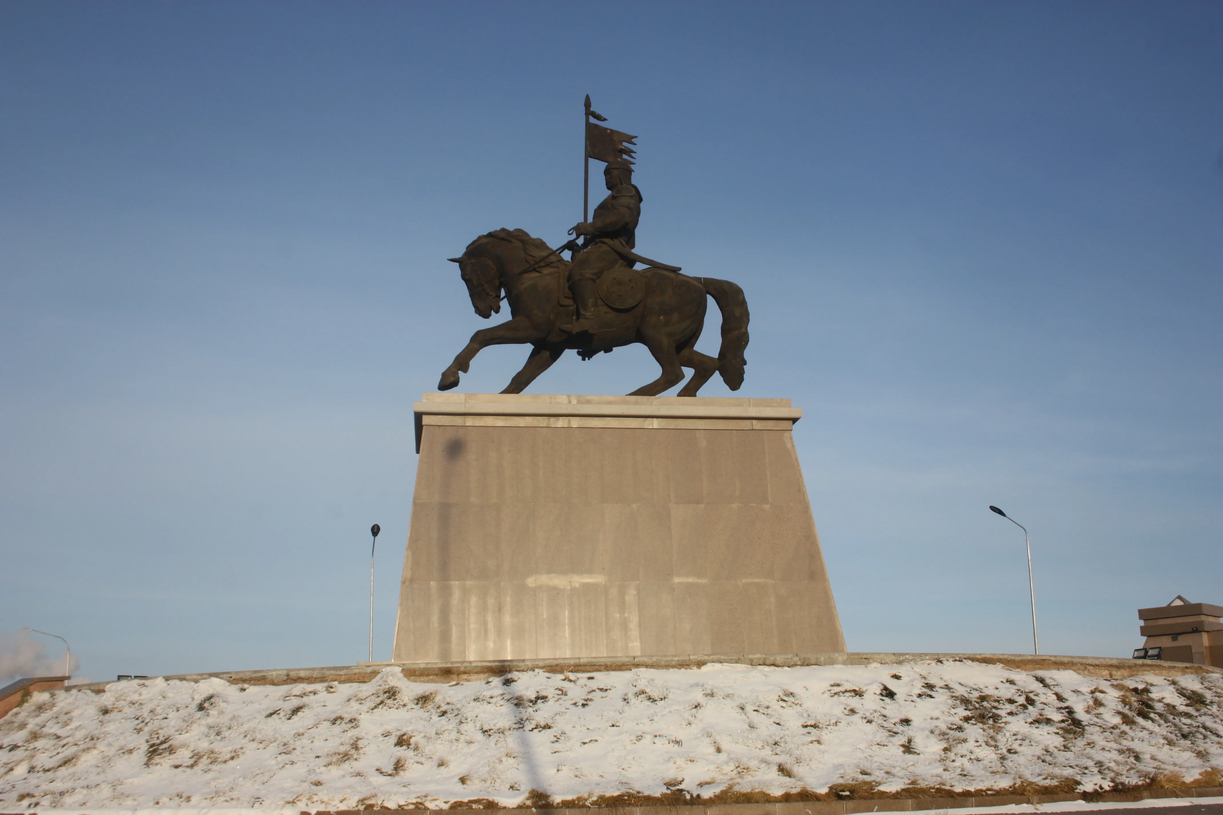Бөкенбай батыр ескерткіші