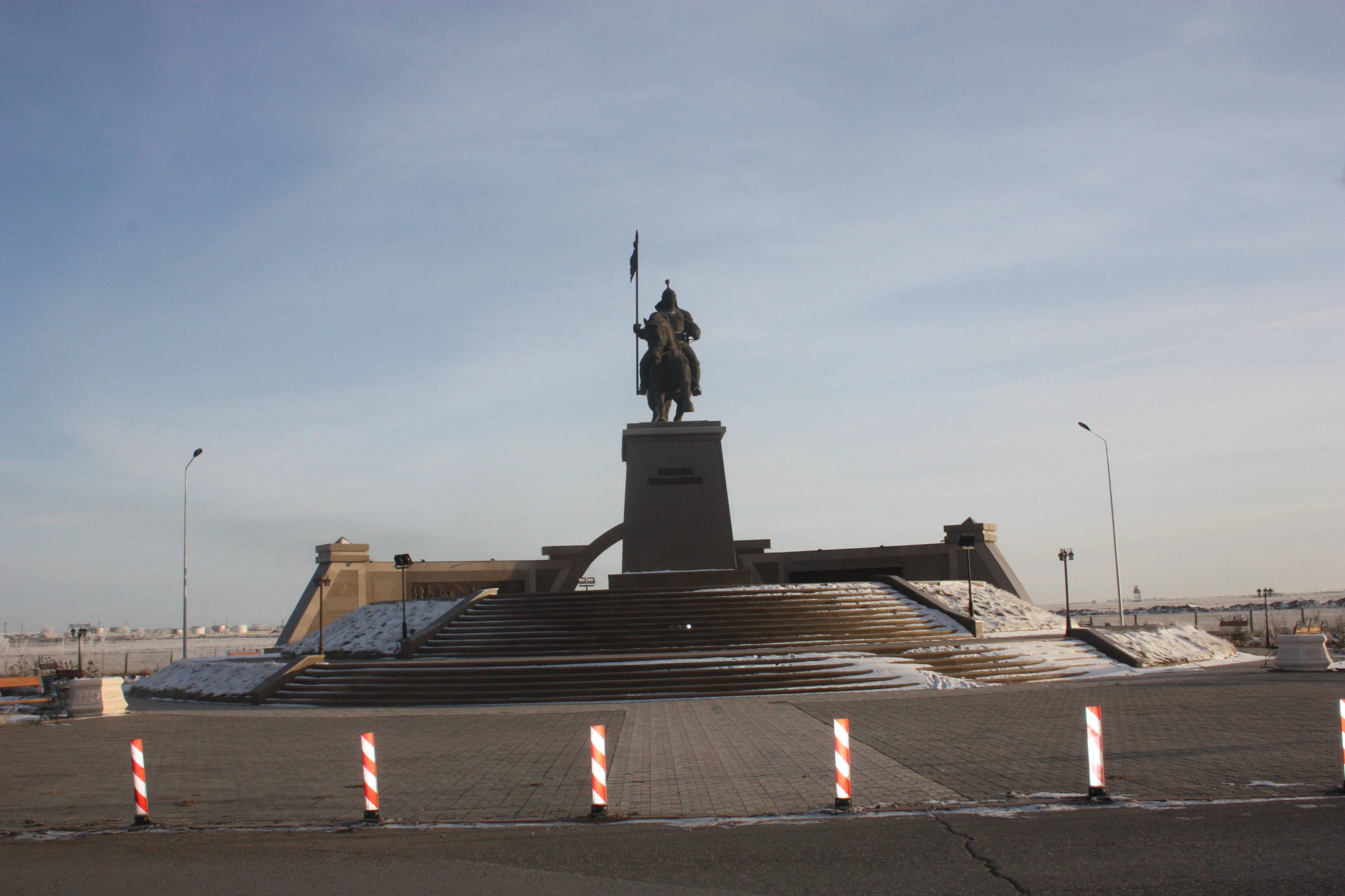 Бөкенбай батыр ескерткіші