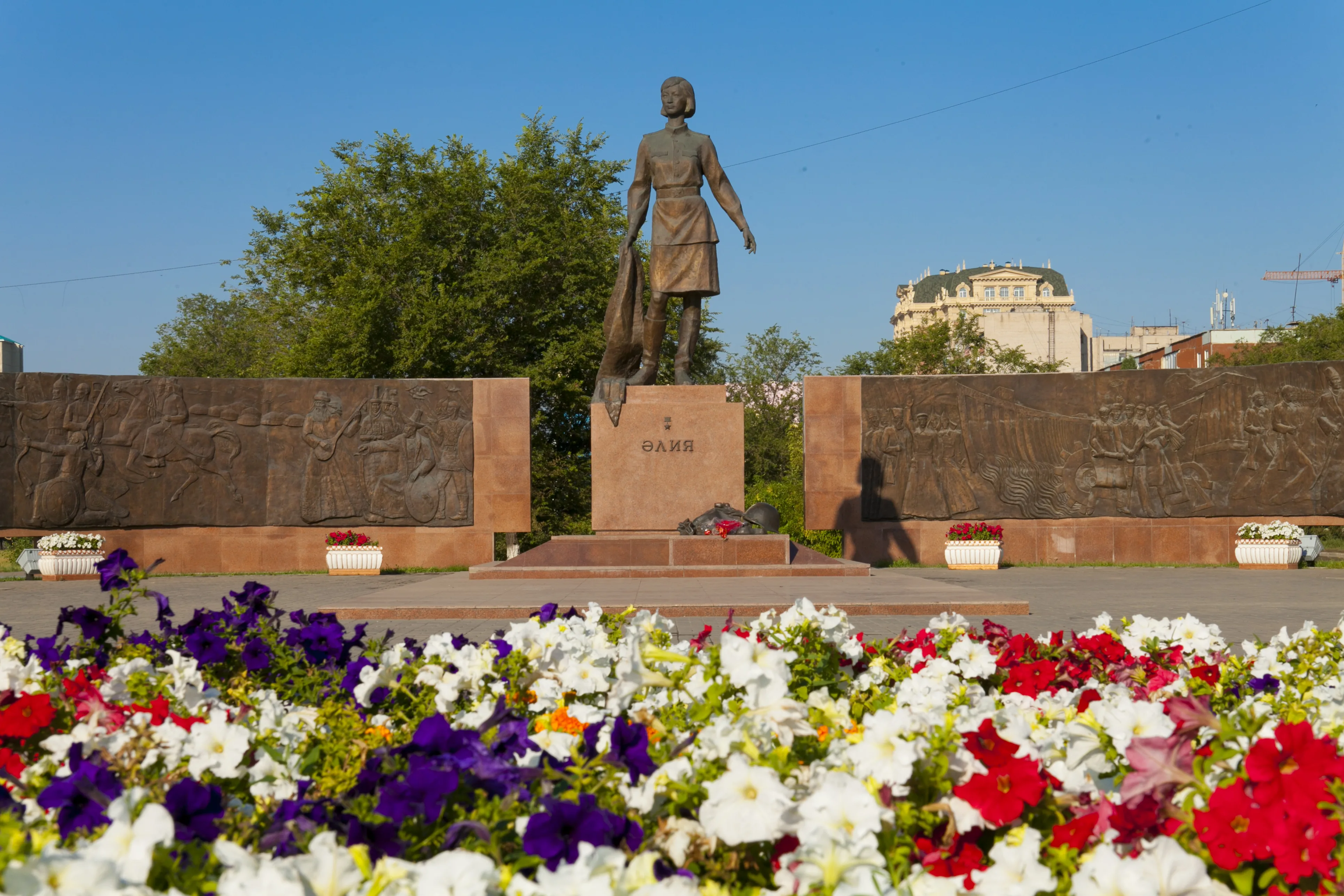 Кеңес Одағының Батыры Ә. Молдағұлованың мемориалдық ескерткіш-кешені